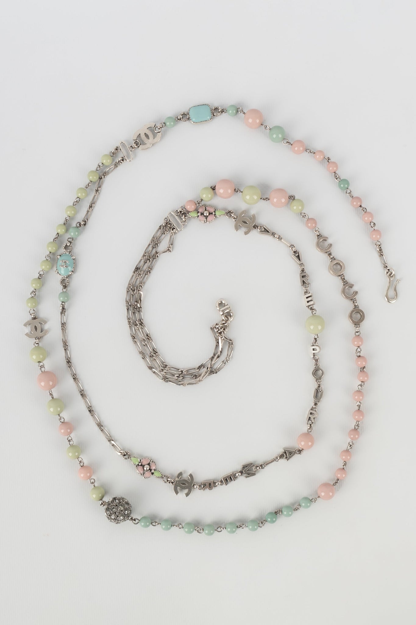 Collier pastel Chanel Croisière 2003