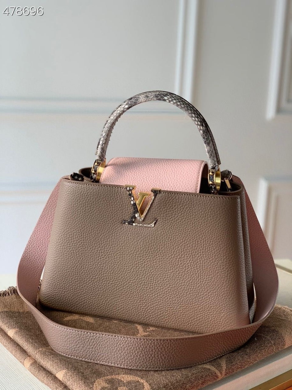 LV Capucines BB Taurillon And Python Taupe Brown/Eau De Rose Pink For Womtlm,  Shoulder And Crossbody Bags 10.4in/27cm LV M57539