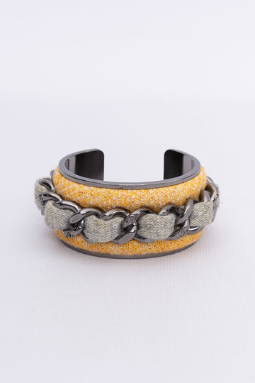 Manchette en tweed Chanel D�fil�