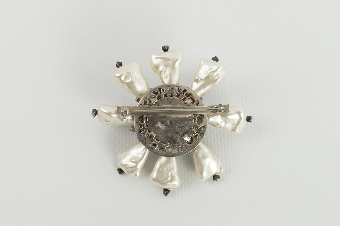Broche ancienne en p�te de verre Chanel (Attribu�e �)