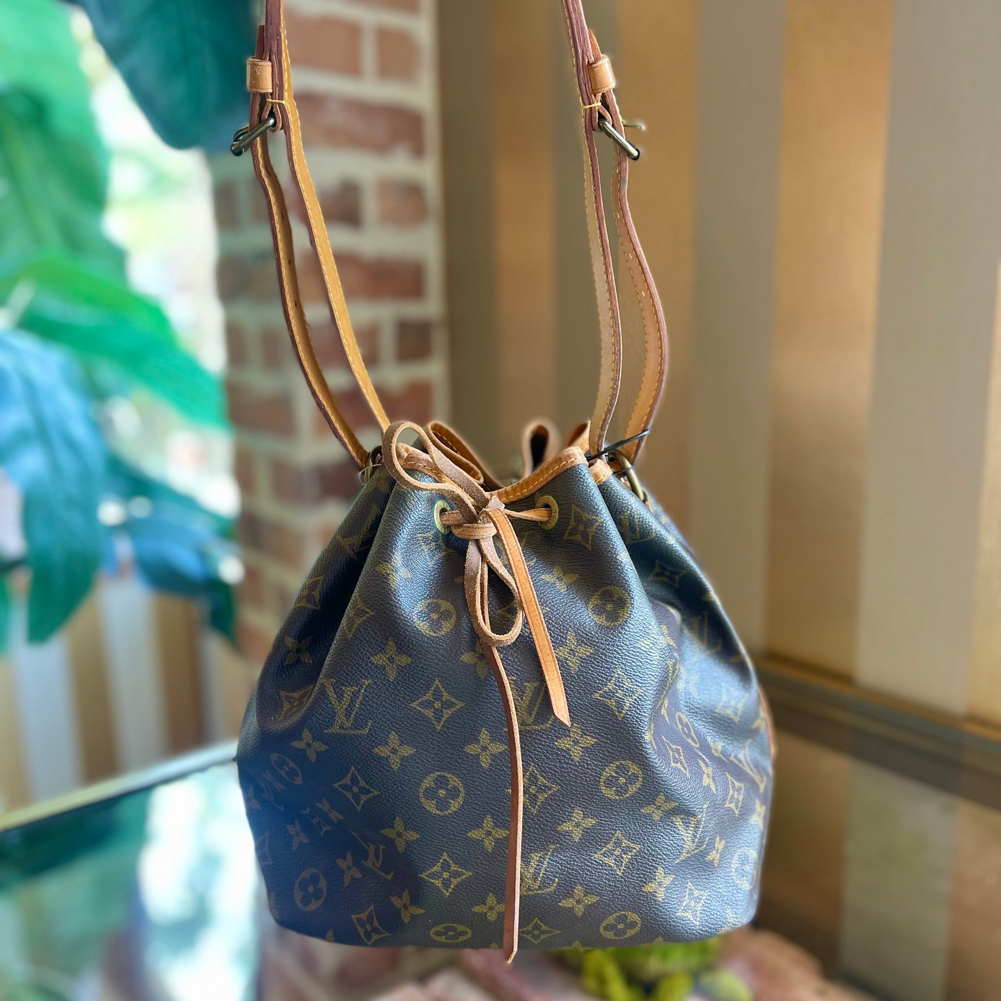 LOUIS VUITTON Vintage Noe Brown Monogram Canvas Bucket Bag