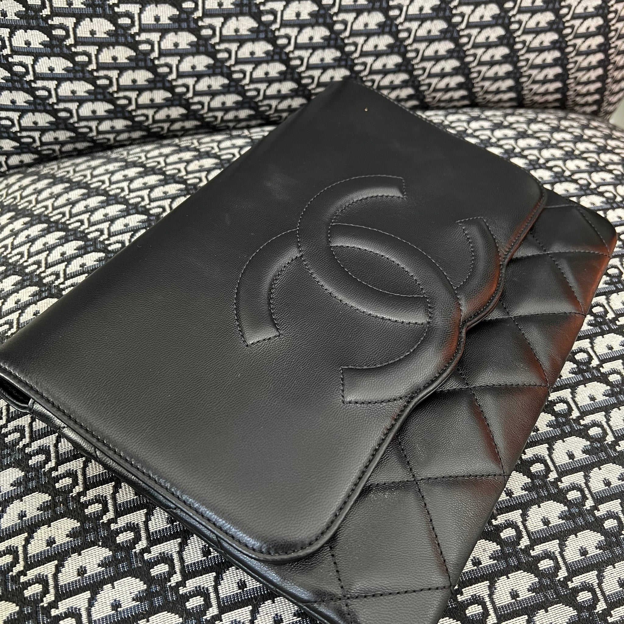 CHANEL CC LAMBSKIN CLUTCH BAG