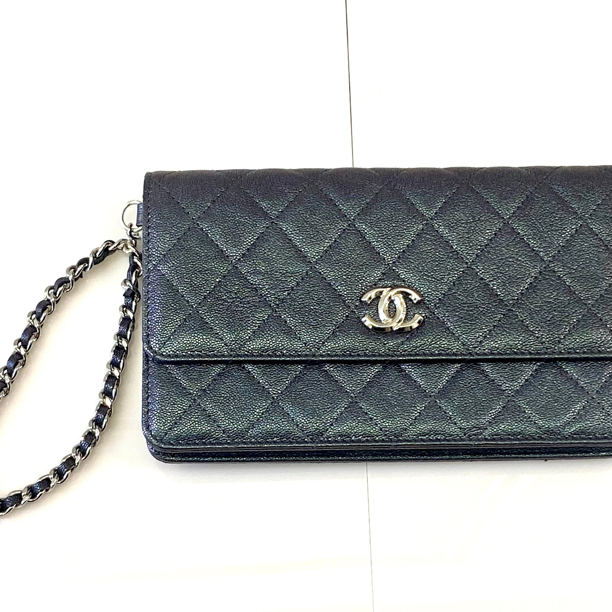 CHANEL IRIDESCENT CAVIAR QUILTED CLUTCH WRISTLET