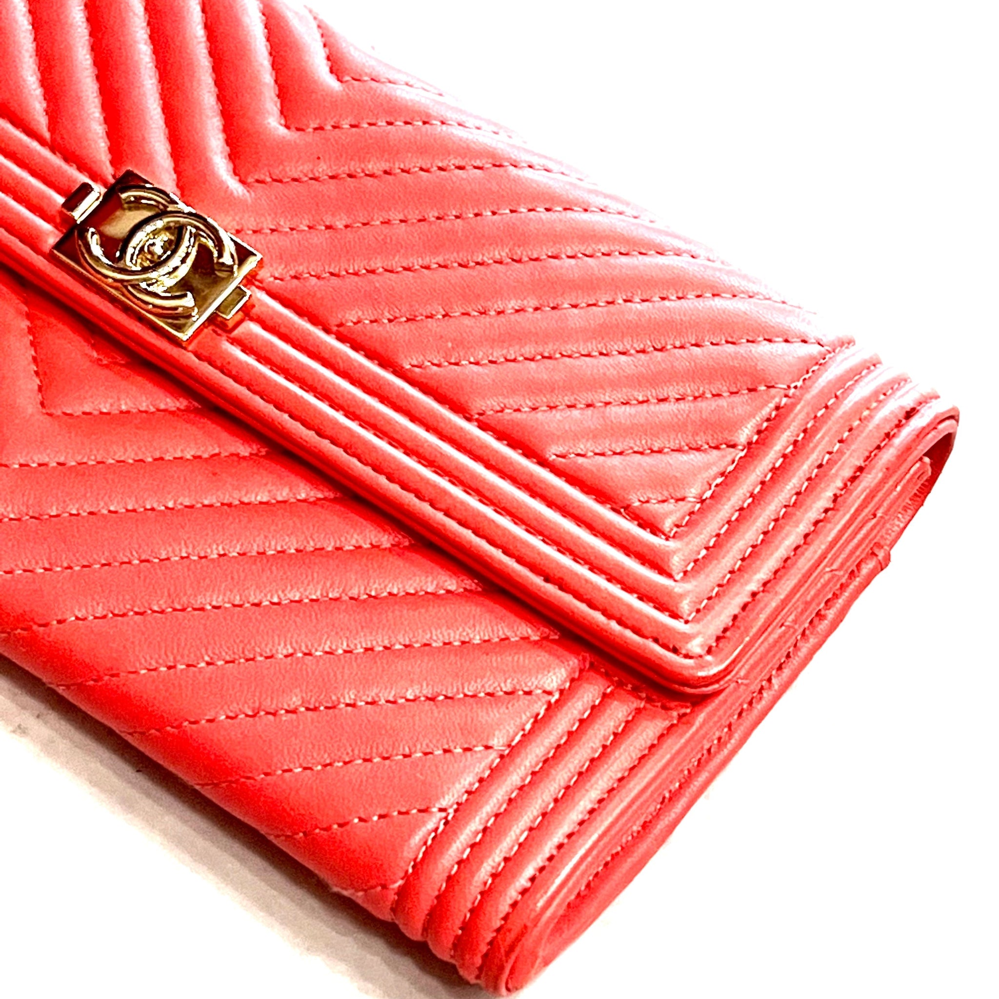 CHANEL QUILTED CHEVRON LAMBSKIN CONTINENTAL WALLET