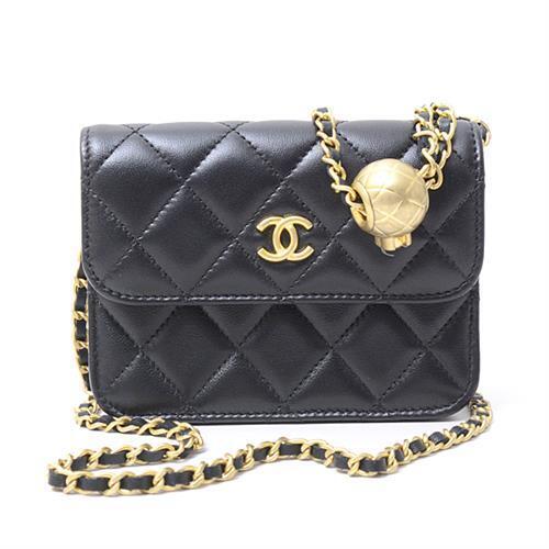 CHANEL QUILTED LAMBSKIN PEARL CRUSH CLUTCH WITH CHAIN