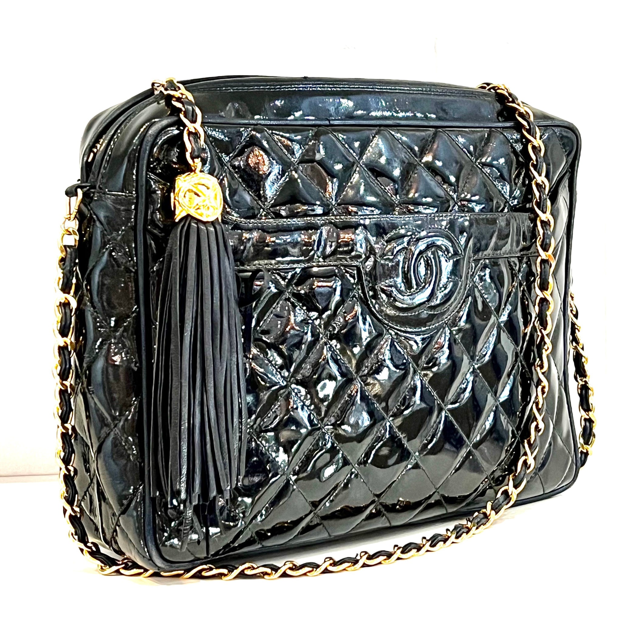 CHANEL VINTAGE QUILTED PATENT CAMERA TASSEL MEDIUM BAG