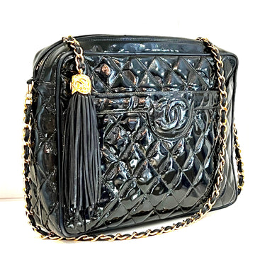 CHANEL VINTAGE QUILTED PATENT CAMERA TASSEL MEDIUM BAG