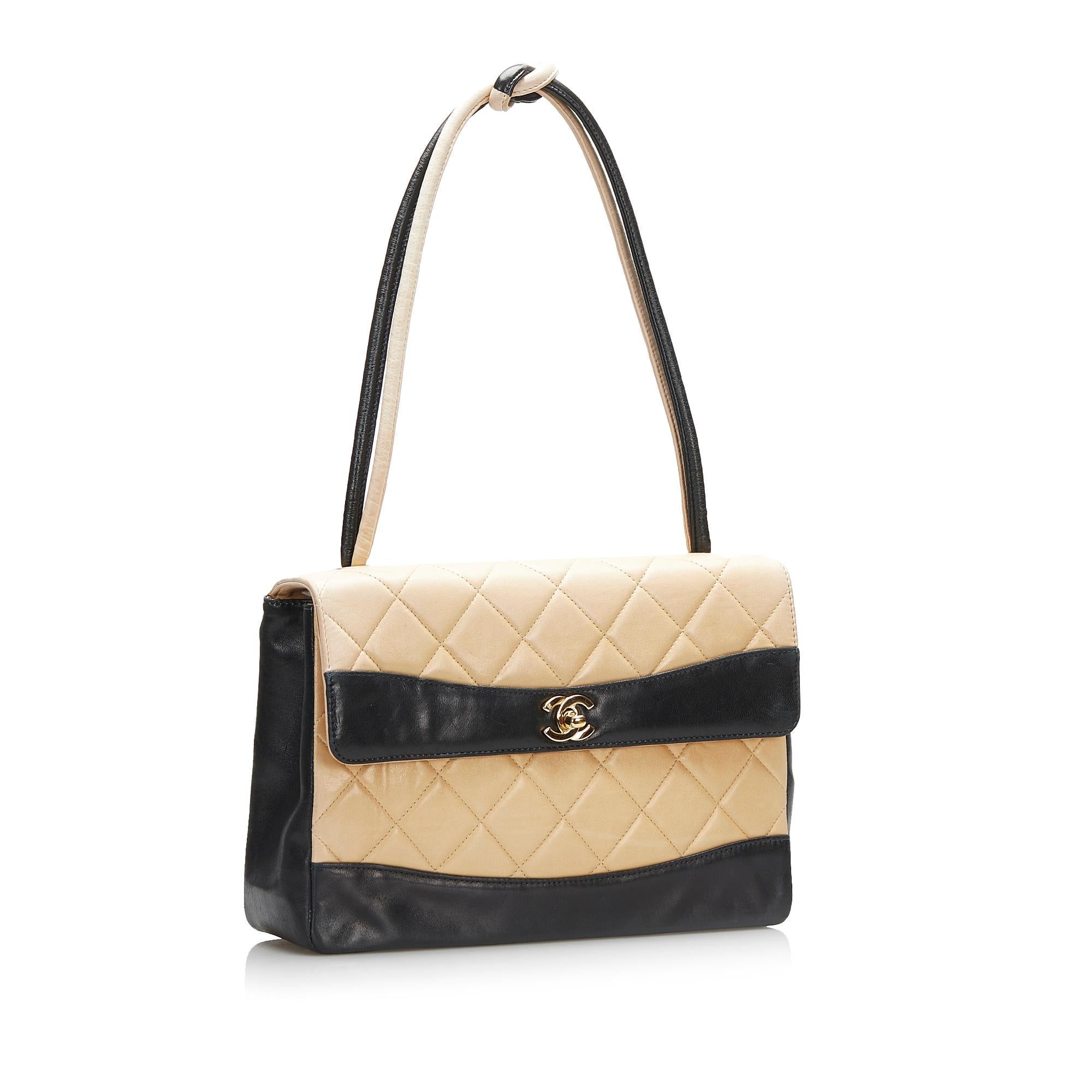 Chanel Bicolor Leather Shoulder Bag (SHG-k3TZpL)