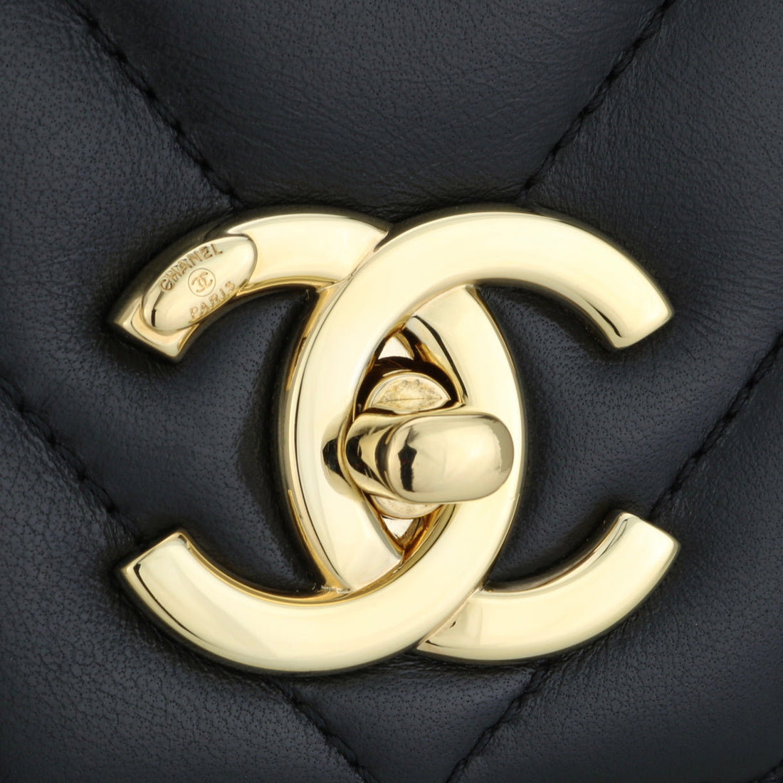 Chanel Trendy CC Chevron Medium Black Lambskin Light Gold Hardware 2018