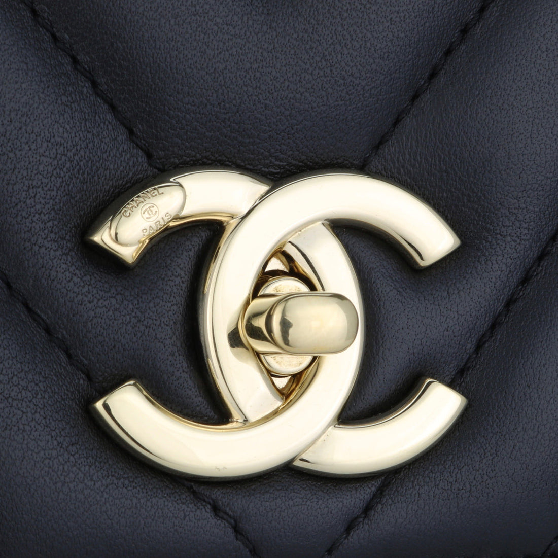 Chanel Trendy CC Chevron Medium Black Lambskin Light Gold Hardware 2018