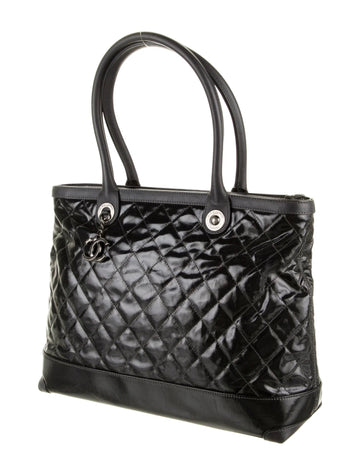 CHANEL CC CHARM QUILTED MEDIUM TOTE BAG