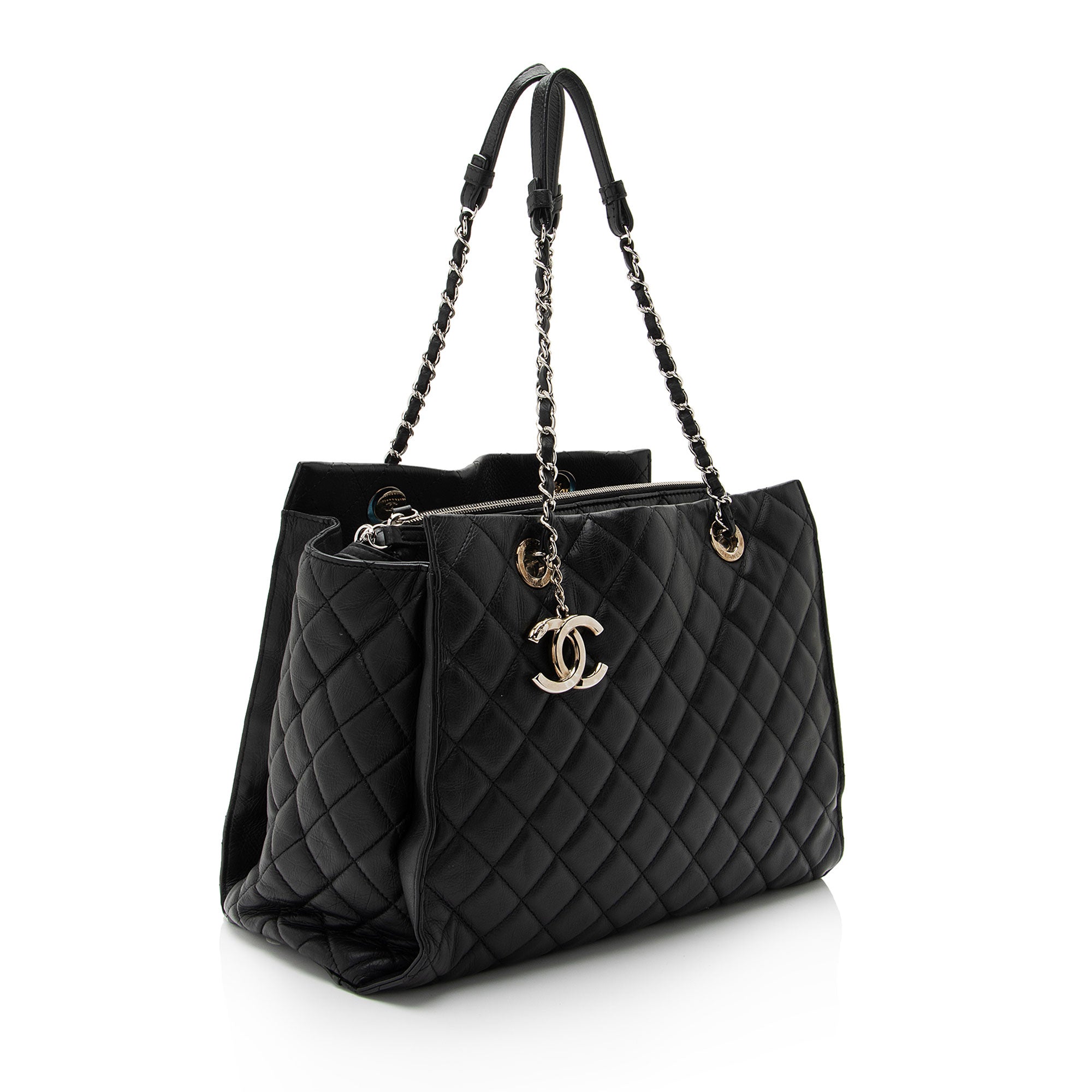 Chanel Lambskin Chic & Soft CC Large Shopping Tote (SHF-PxYWup)