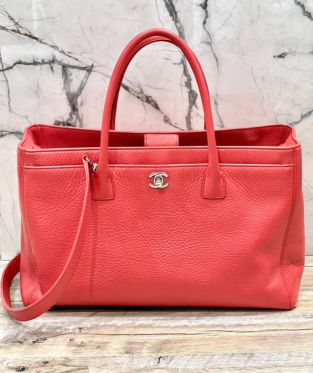 CHANEL PEBBLED LEATHER LARGE EXECUTIVE TOTE BAG WITH SHOULDER STRAP