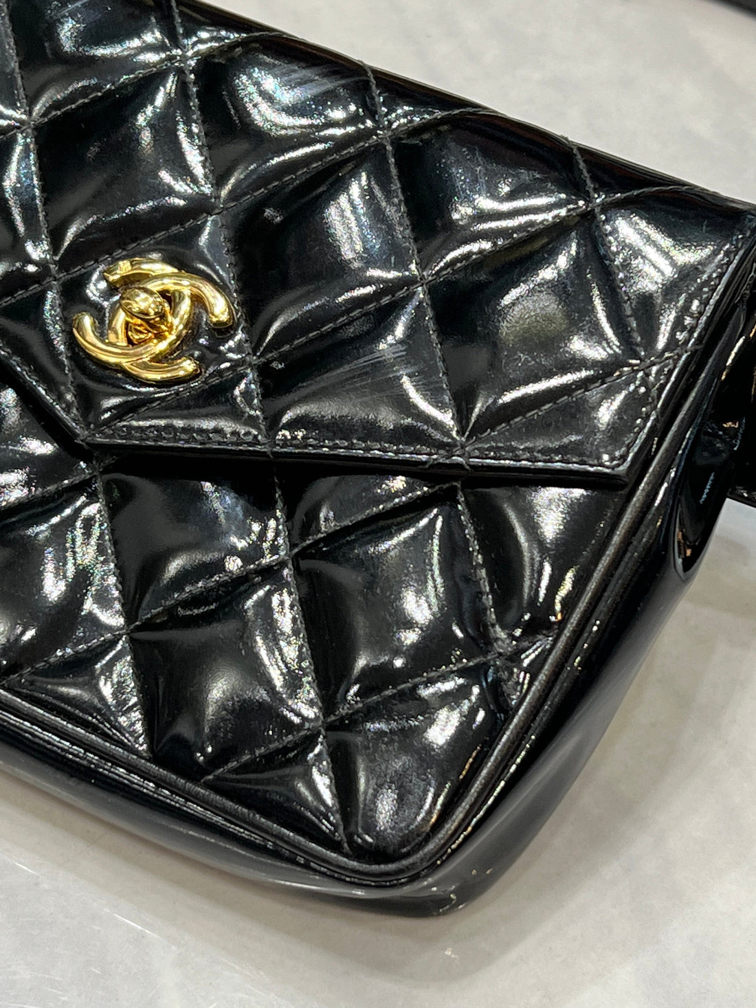 CHANEL QUILTED PATENT LEATHER VINTAGE BUM BAG