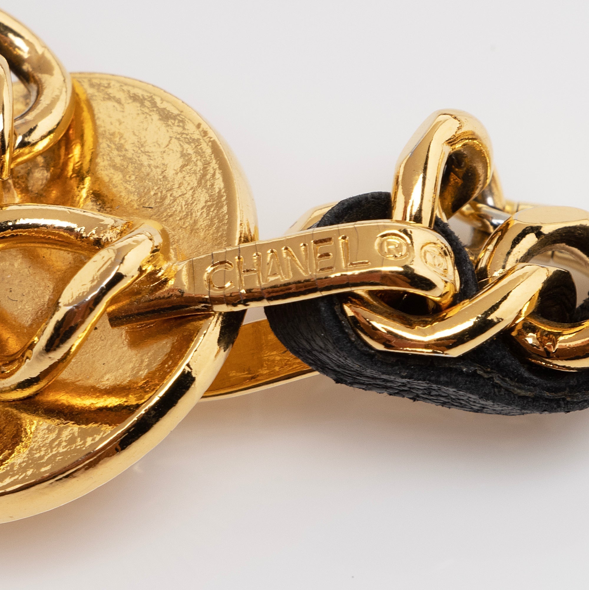 Chanel Vintage Lambskin CC Medallion Triple Chain Belt - Size 30 / 75 (SHF-NEknq0)