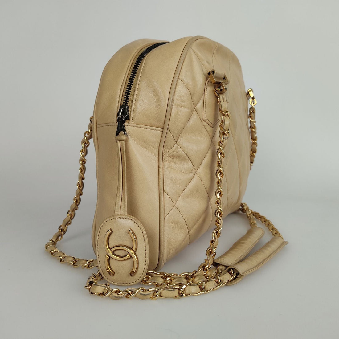 CHANEL Chanel Chanel shoulder bag in beige matelasse leather from the 80s