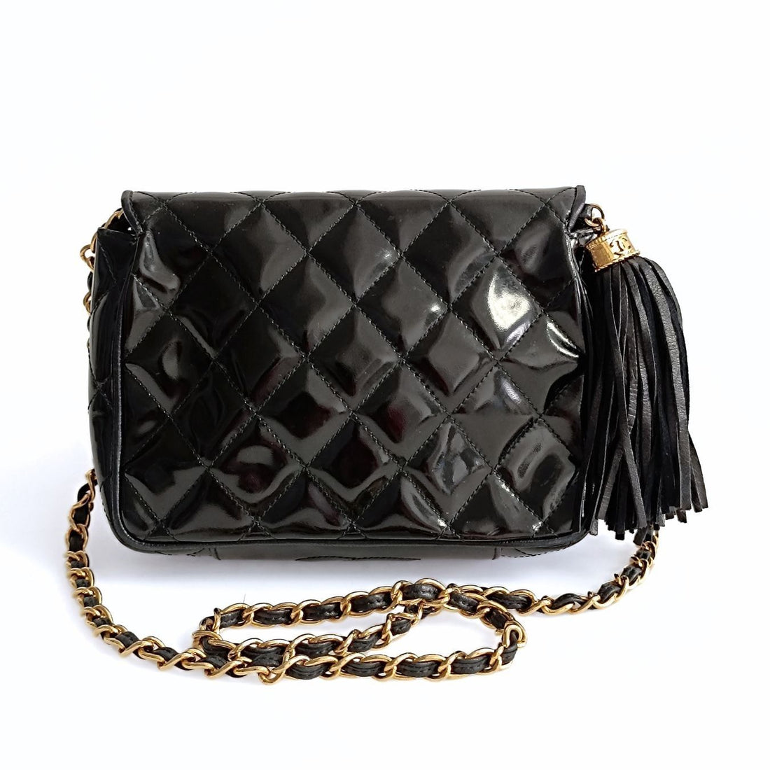 CHANEL vintage Mini Matelasse shoulder bag in black patent leather