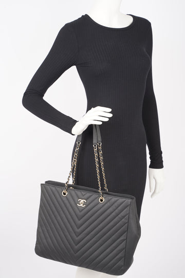 Chanel Womens Lambskin Classic Chevron Timeless Tote Black