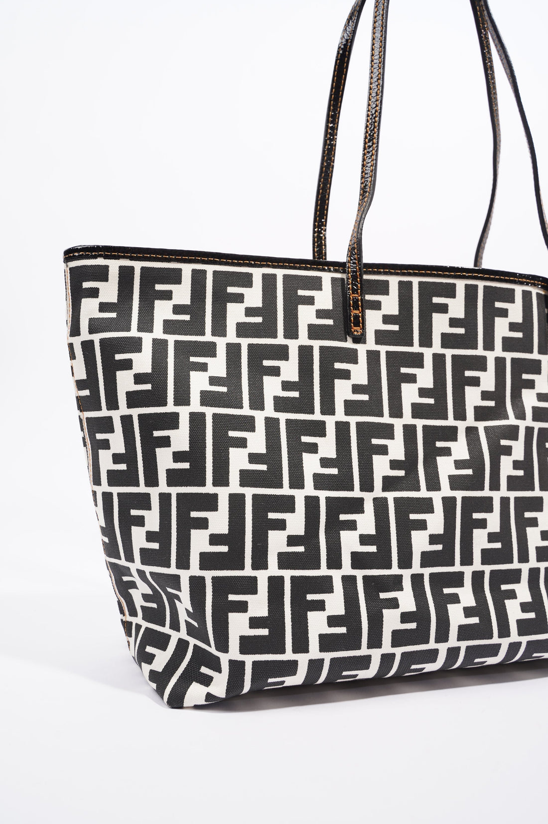 Fendi Womens Zucca Tote Bag Black / White