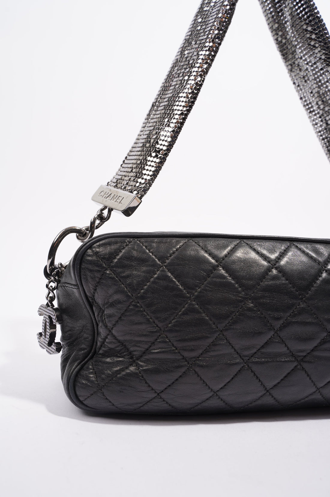 Chanel Womens Lambskin Quilted Leather Shoulder Bag Black