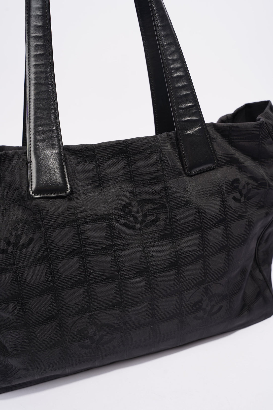 Chanel Womens Vintage Travel Line Tote Black