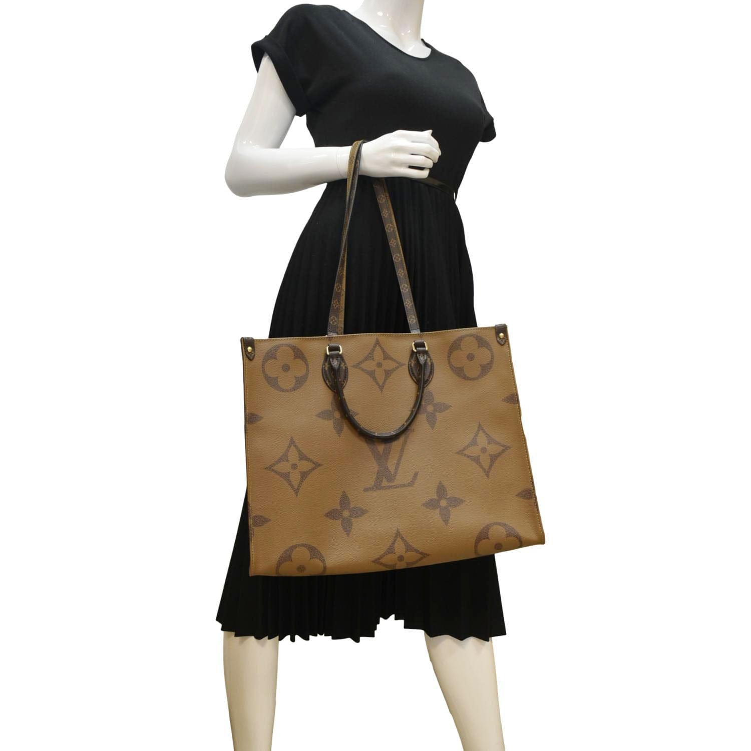 LOUIS VUITTON Onthego GM Giant Monogram Canvas Tote Shoulder Bag Brown