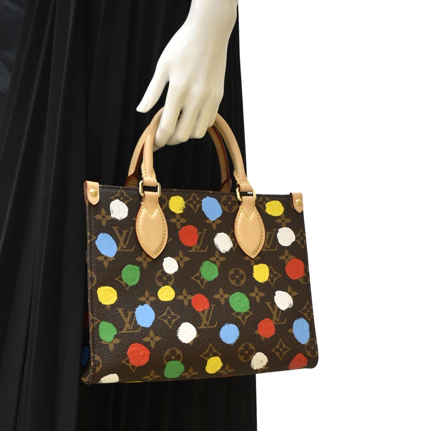 LOUIS VUITTON Onthego Yayoi Kusama Dots Monogram Canvas Shoulder Bag Multicolor