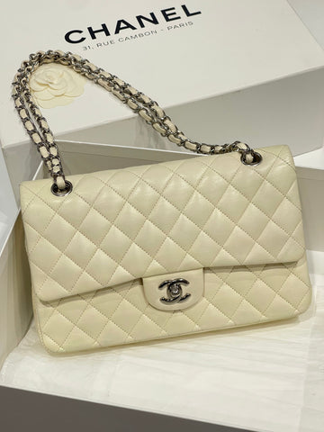 Chanel - Sac classique timeless ivoire