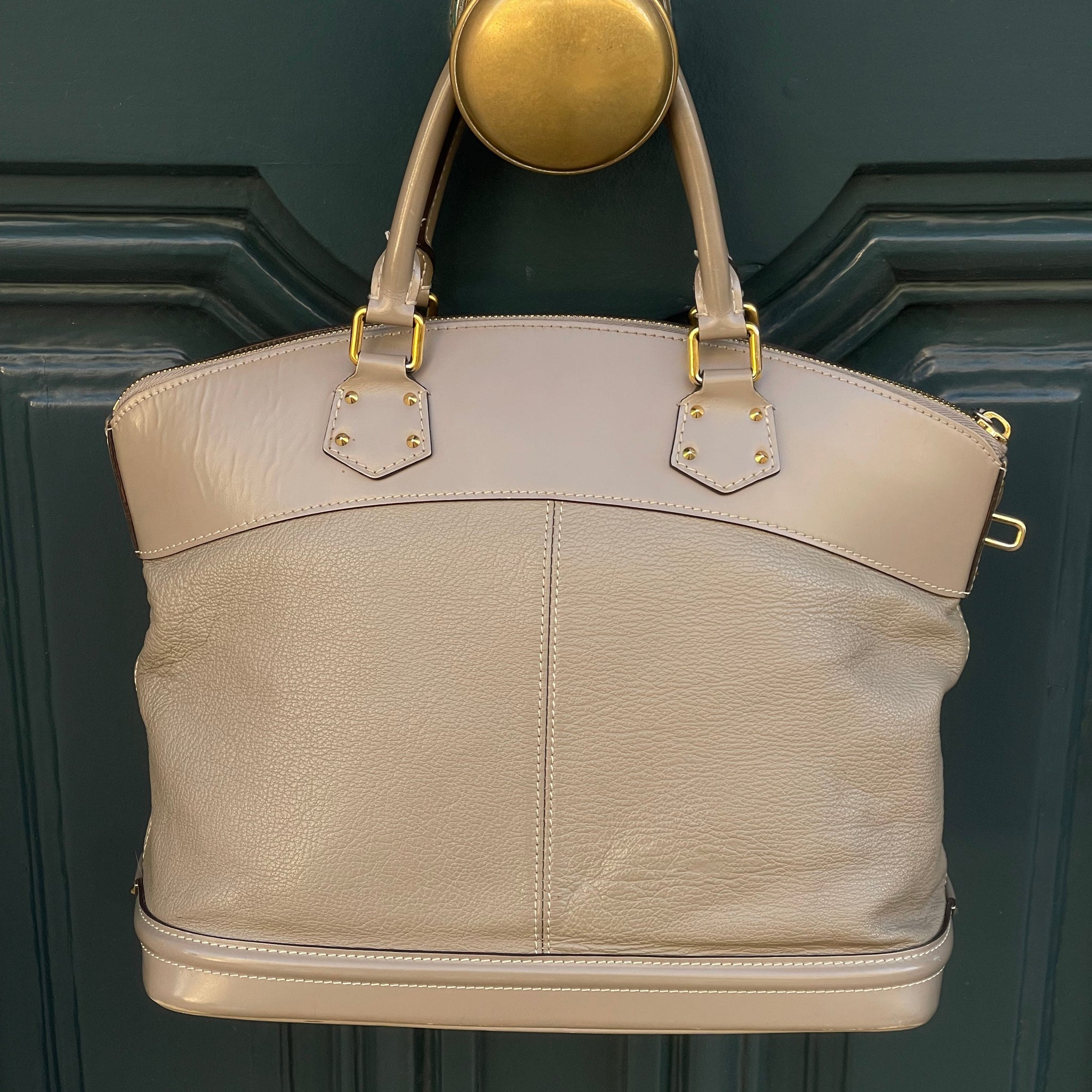 Louis Vuitton - Sac Lock It MM