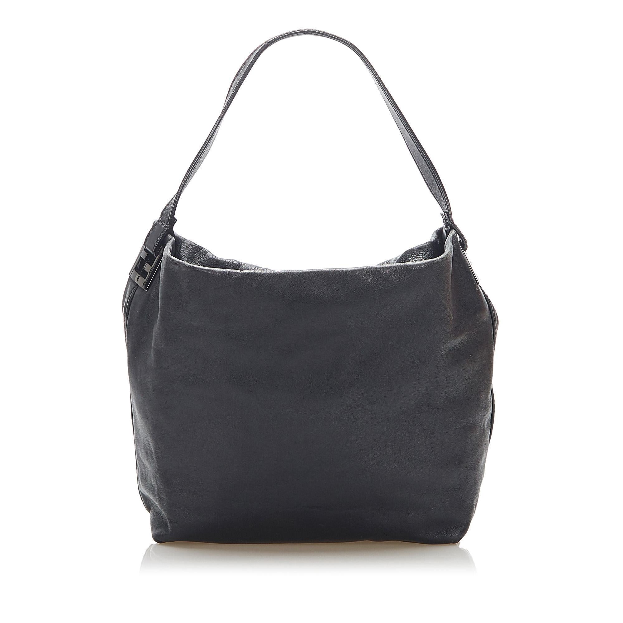 Fendi Leather Shoulder Bag (SHG-16611)