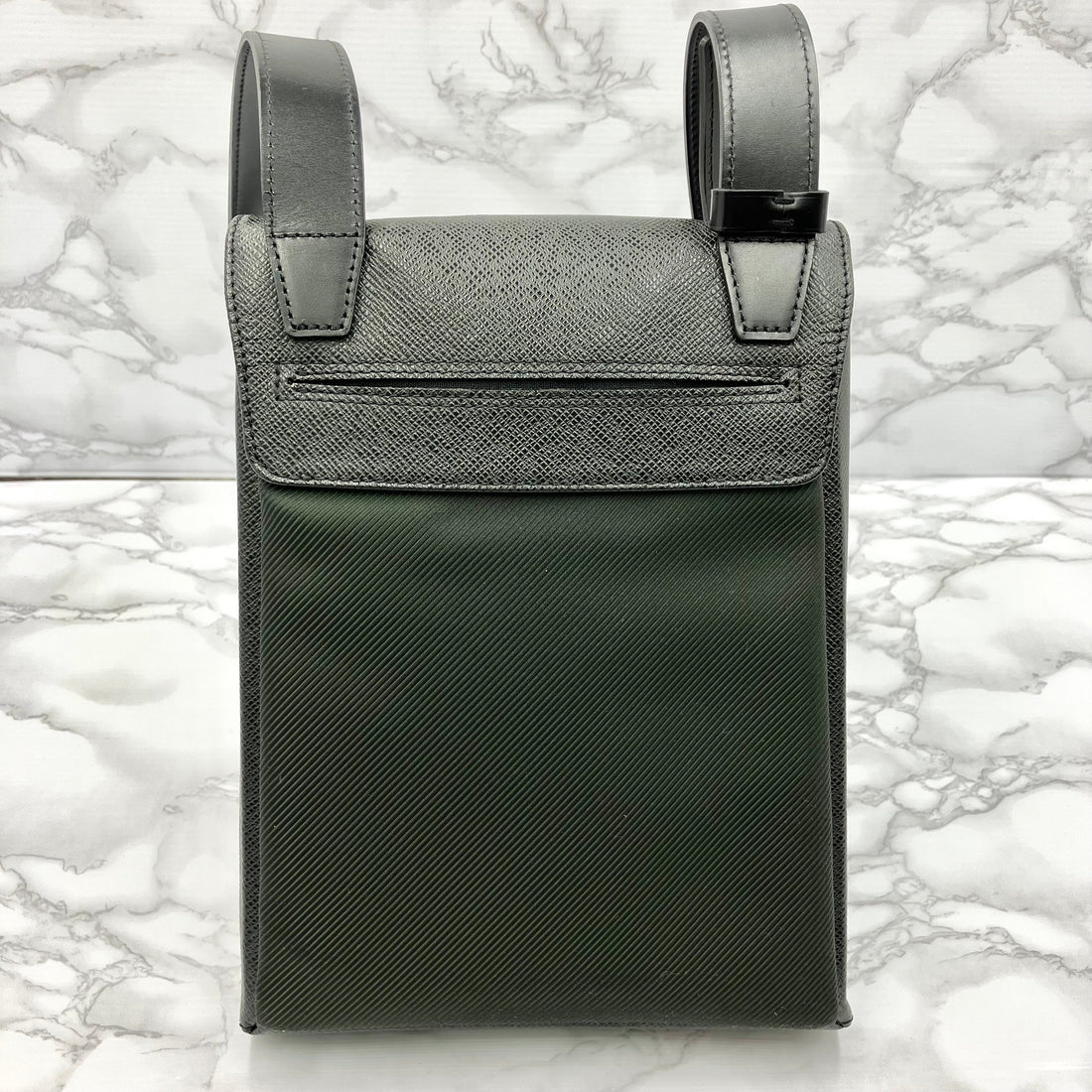 Louis Vuitton  Taiga Shoulder Bag
