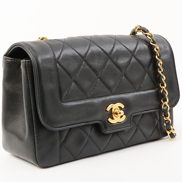 Chanel Around 1992 Made Edge Design Flap Turn-Lock Chain Bag Black