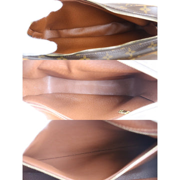 CHANEL Chain Shoulder Bag Clutch Black Quilted Flap Lambskin Purse j78