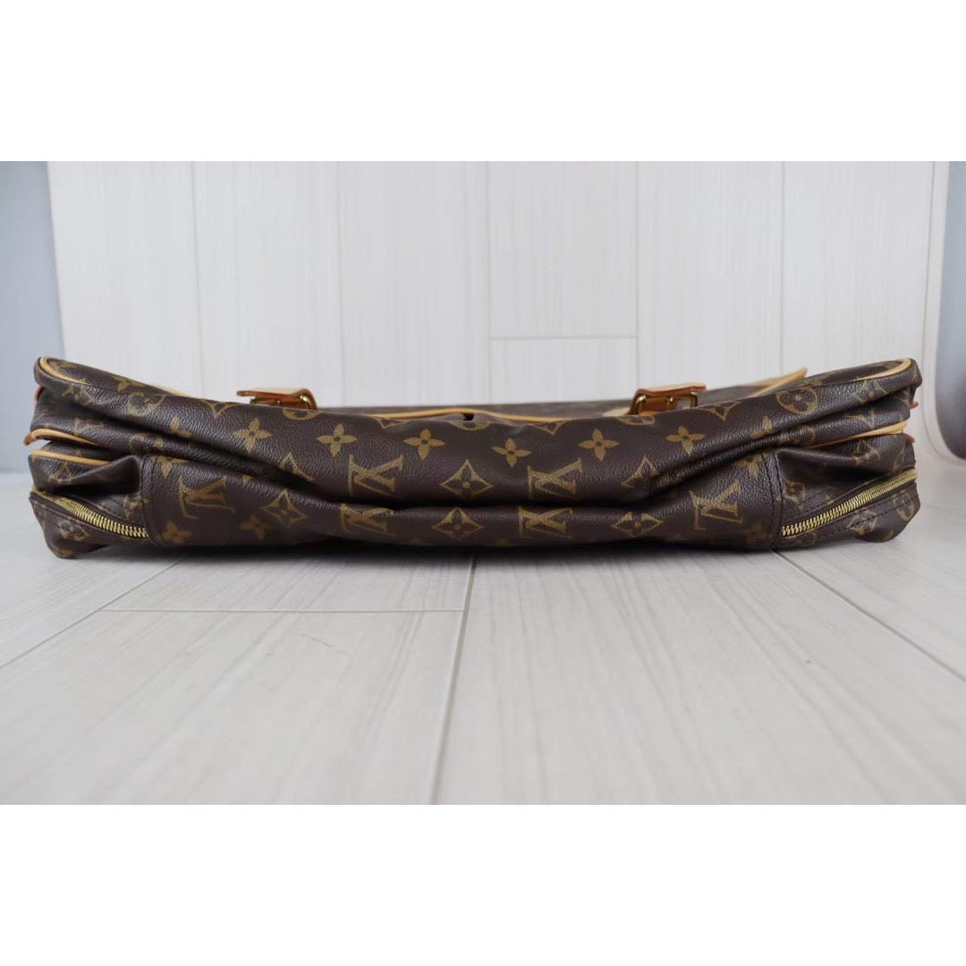 CHANEL Classic Double Flap 10" Chain Shoulder Bag Black Lambskin j92