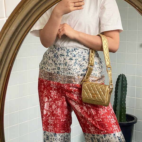 Chanel Around 1990 Made Design Stitchturn-Lock Shoulder Bag Gold