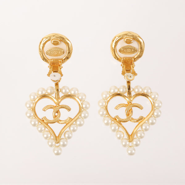 CHANEL 1993 Made Pearl Heart Cc Mark Cutout Swing Earrings
