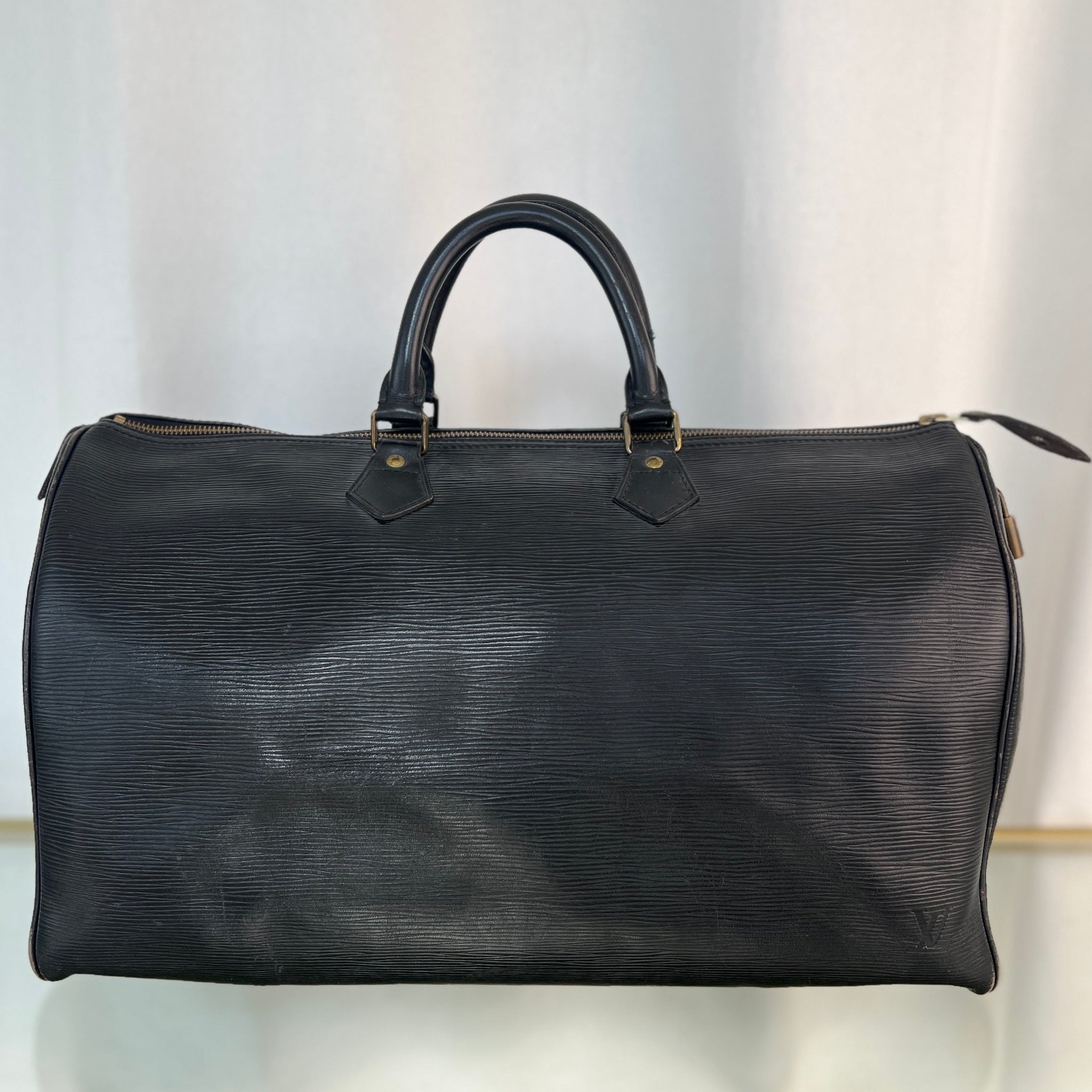 LOUIS VUITTON Black Epi Leather Speedy 40