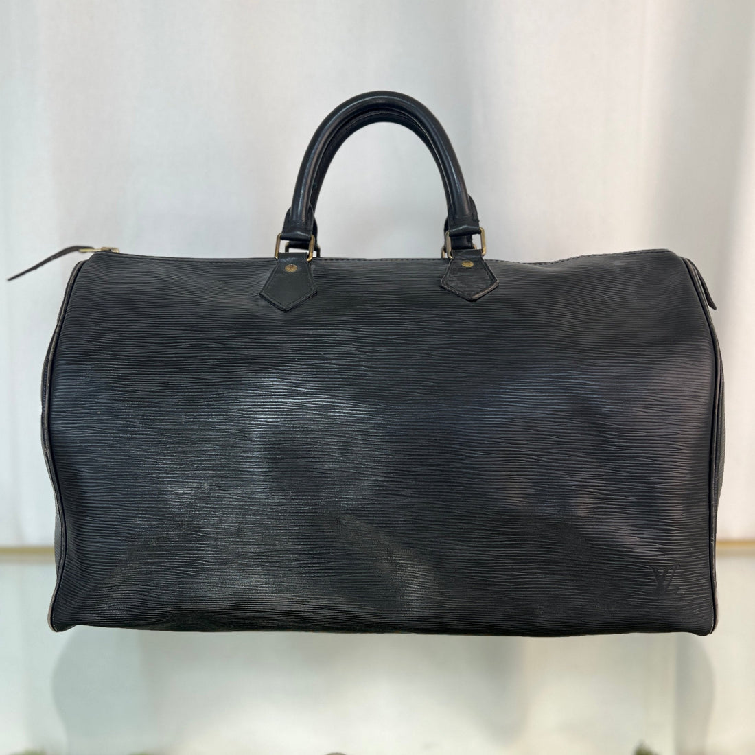 LOUIS VUITTON Black Epi Leather Speedy 40