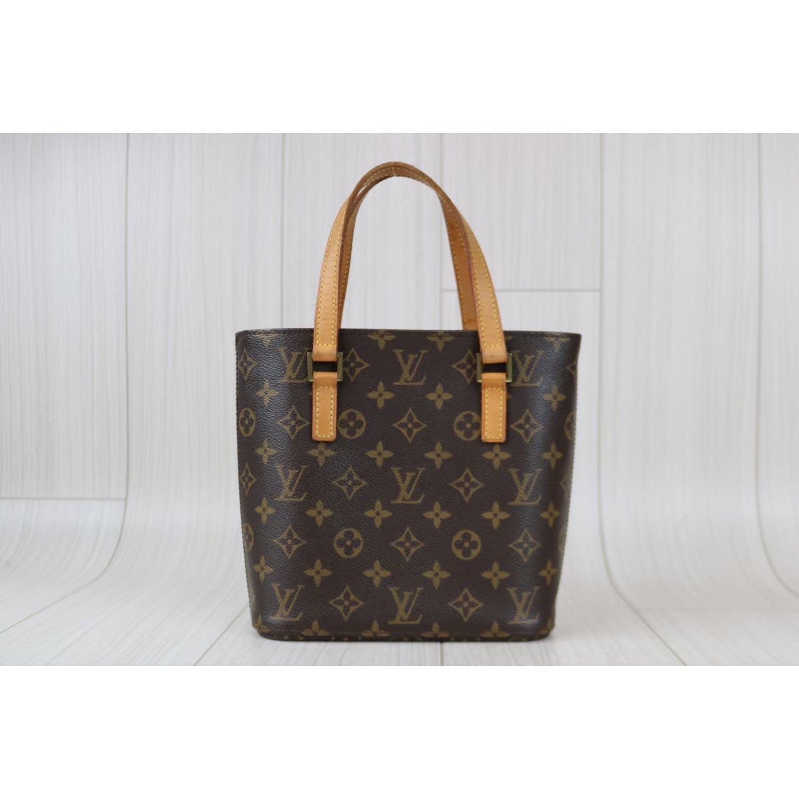 CHANEL Silver Medallion Caviar Shoulder Bag Grand Shopping Tote i75