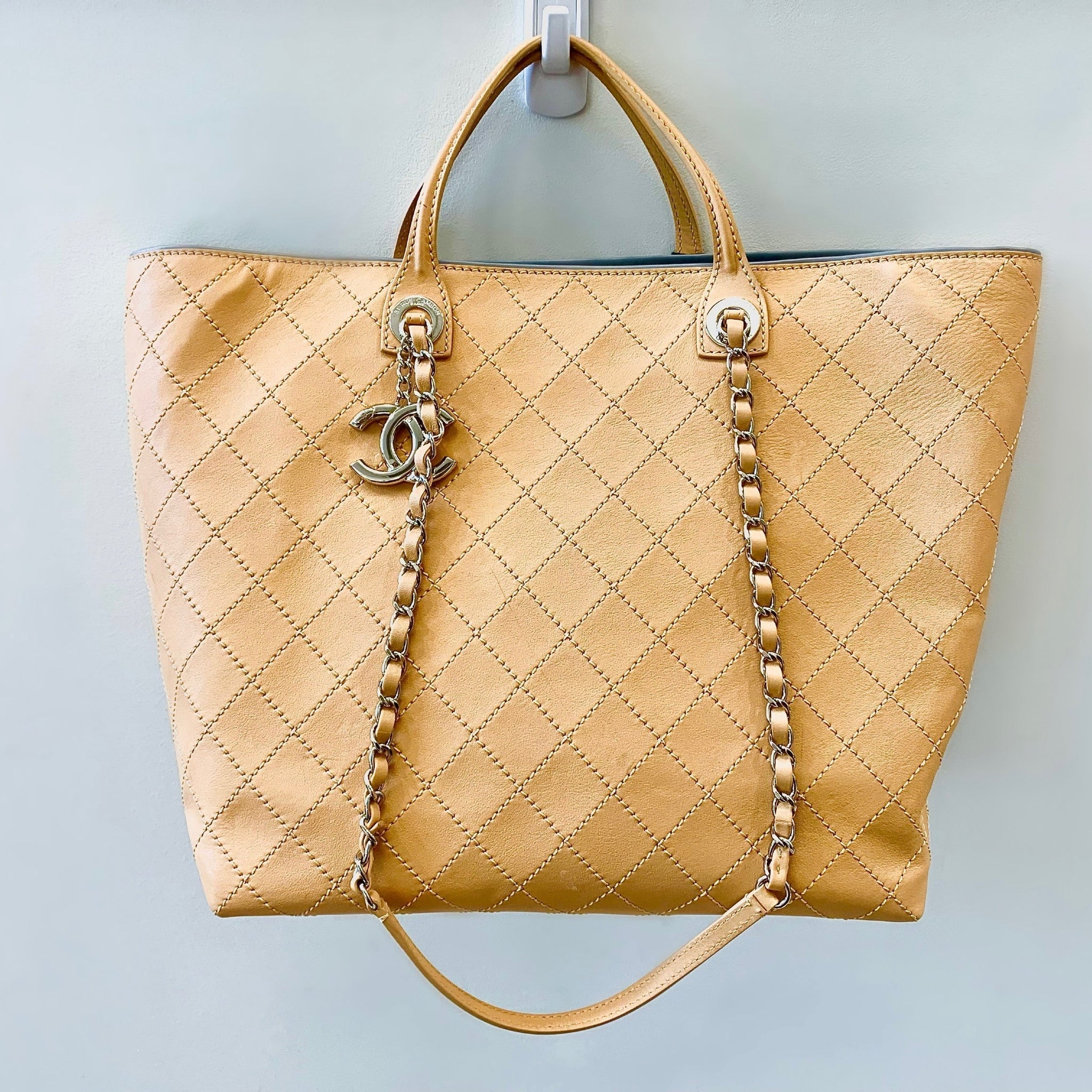 CHANEL CC CHARM CHAIN SHOPPING TOTE