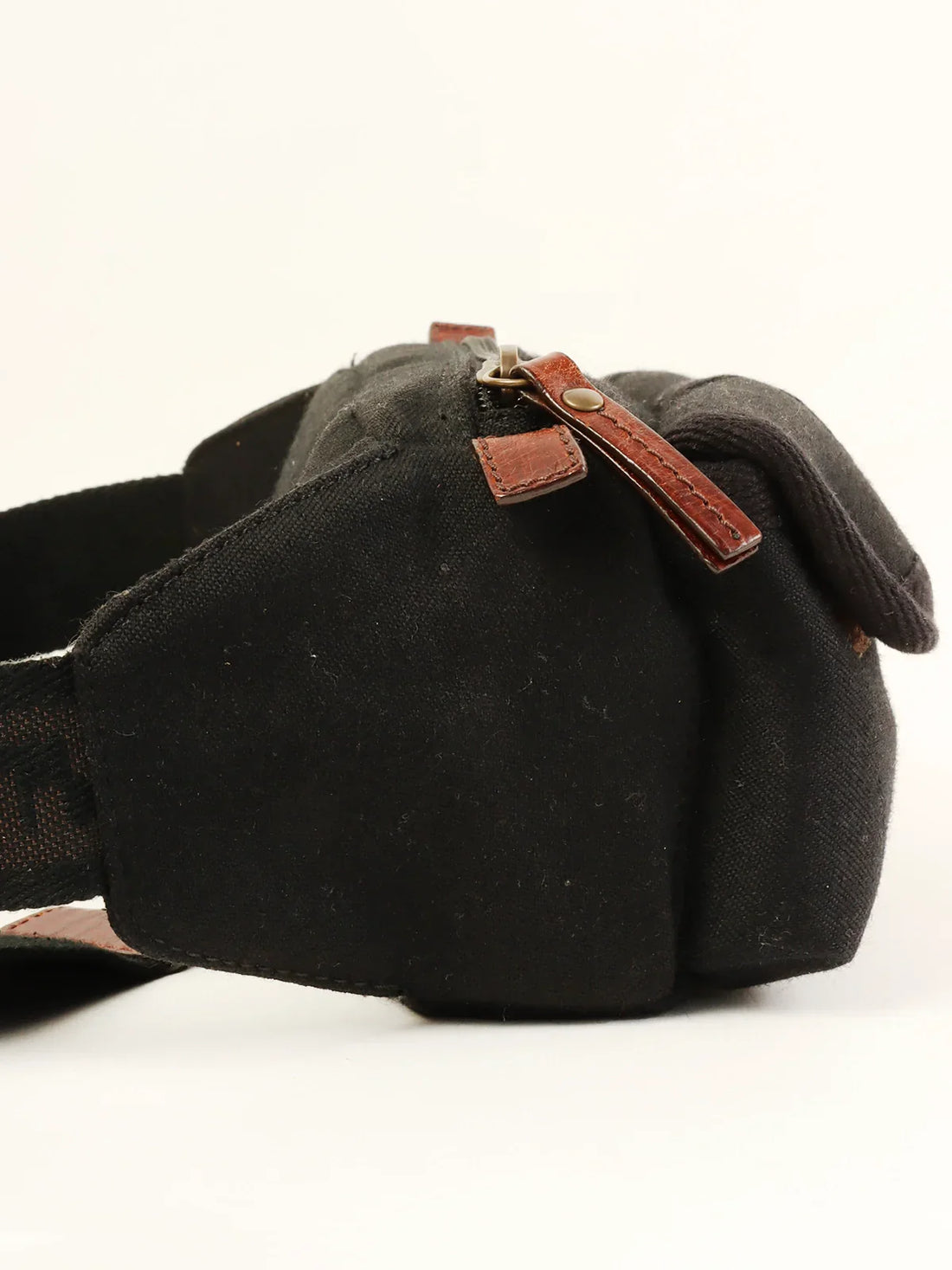 FENDI Canvas Ff Logo Shoulder Bag Black/Brown