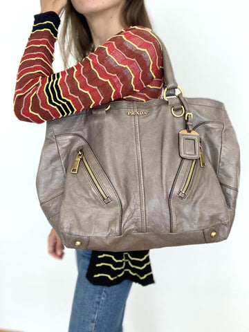 VITELLO SHINE GLAZED TOTE BAG IN CRETA