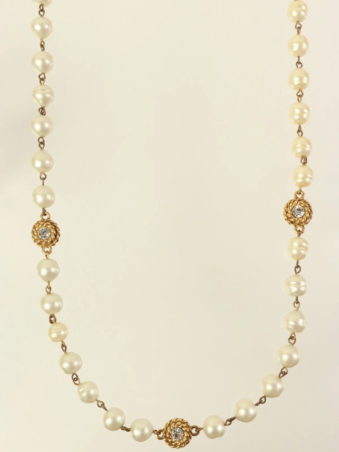 CHANEL Pearl Rhinestone Round Cc Mark Plate Long Necklace Gold/White