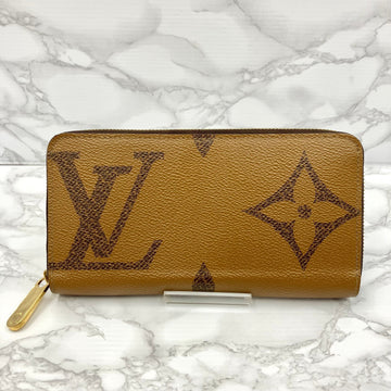 Louis Vuitton  Giant Monogram Zippy