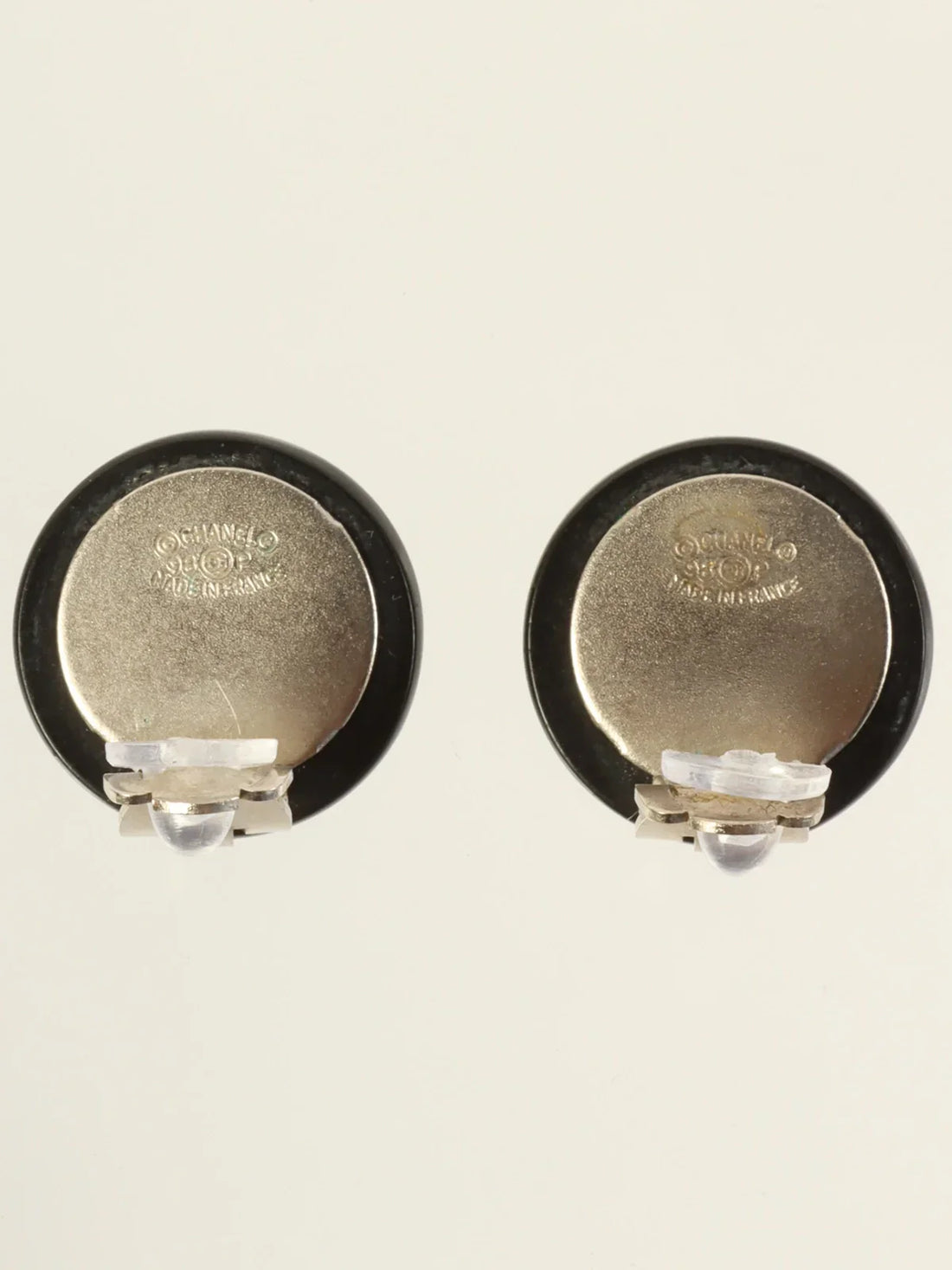 CHANEL 1998 Made Round Cc Mark Earrings Black