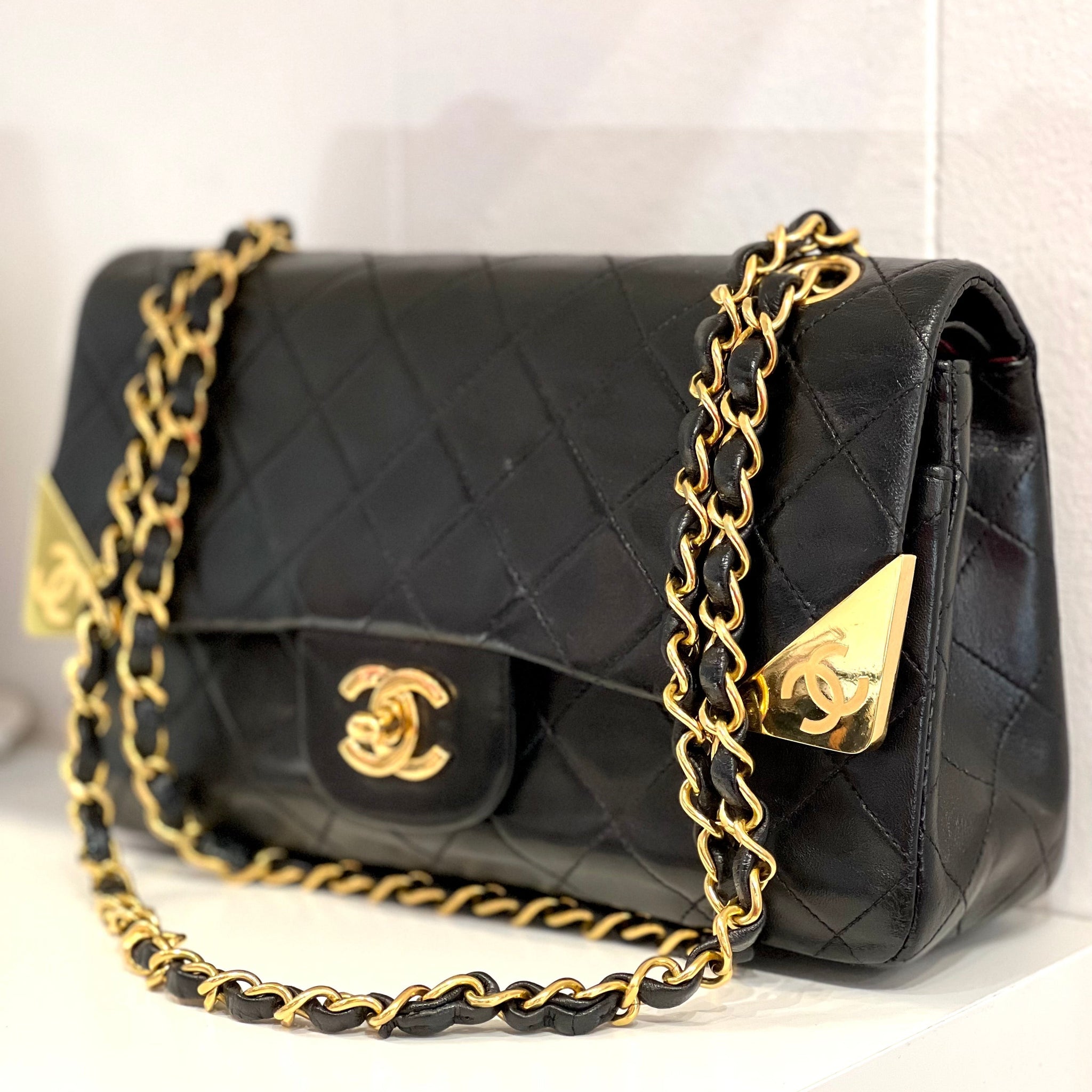 CHANEL Vintage Flap Medium Bag