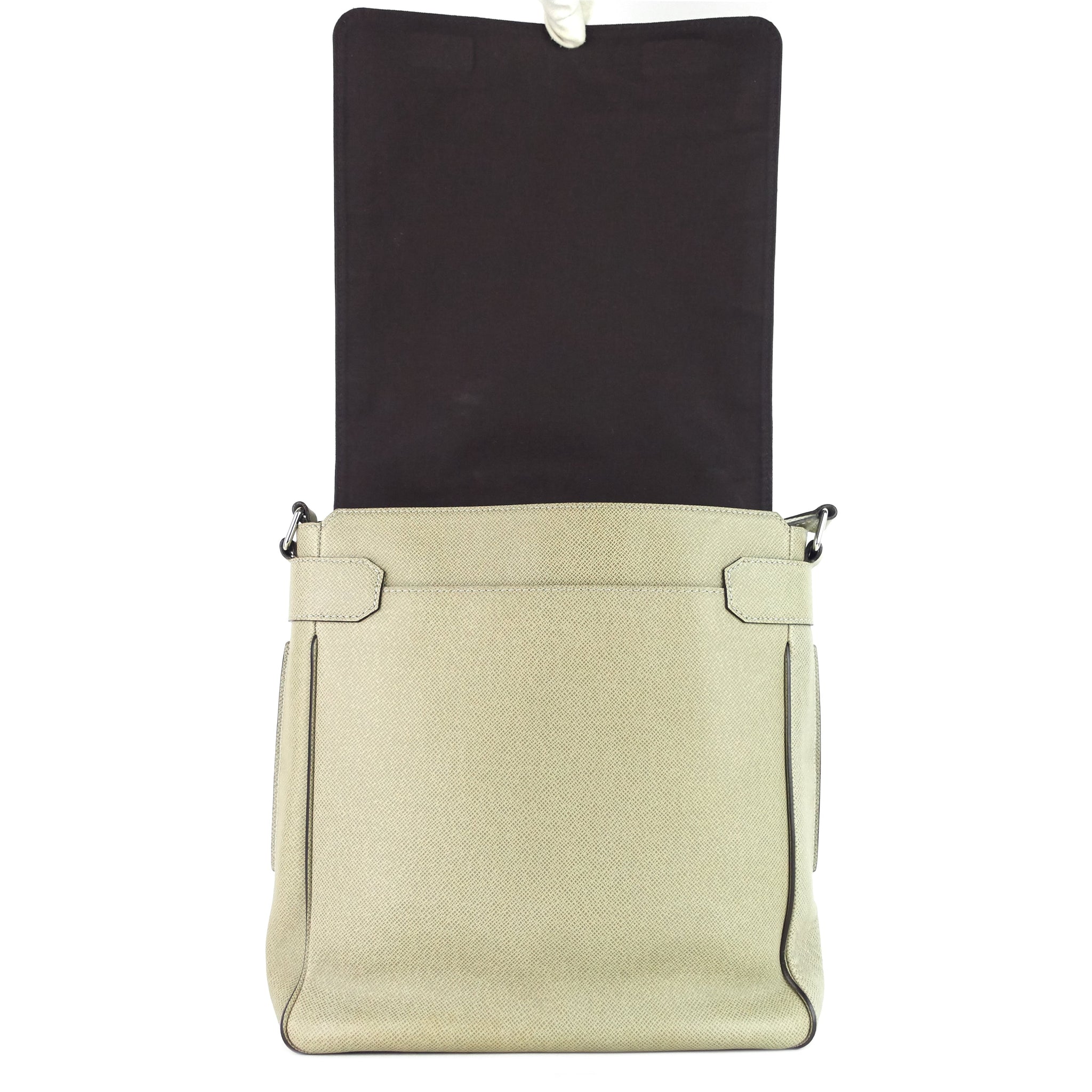 LOUIS VUITTON Milo Taiga Leather Messenger Bag