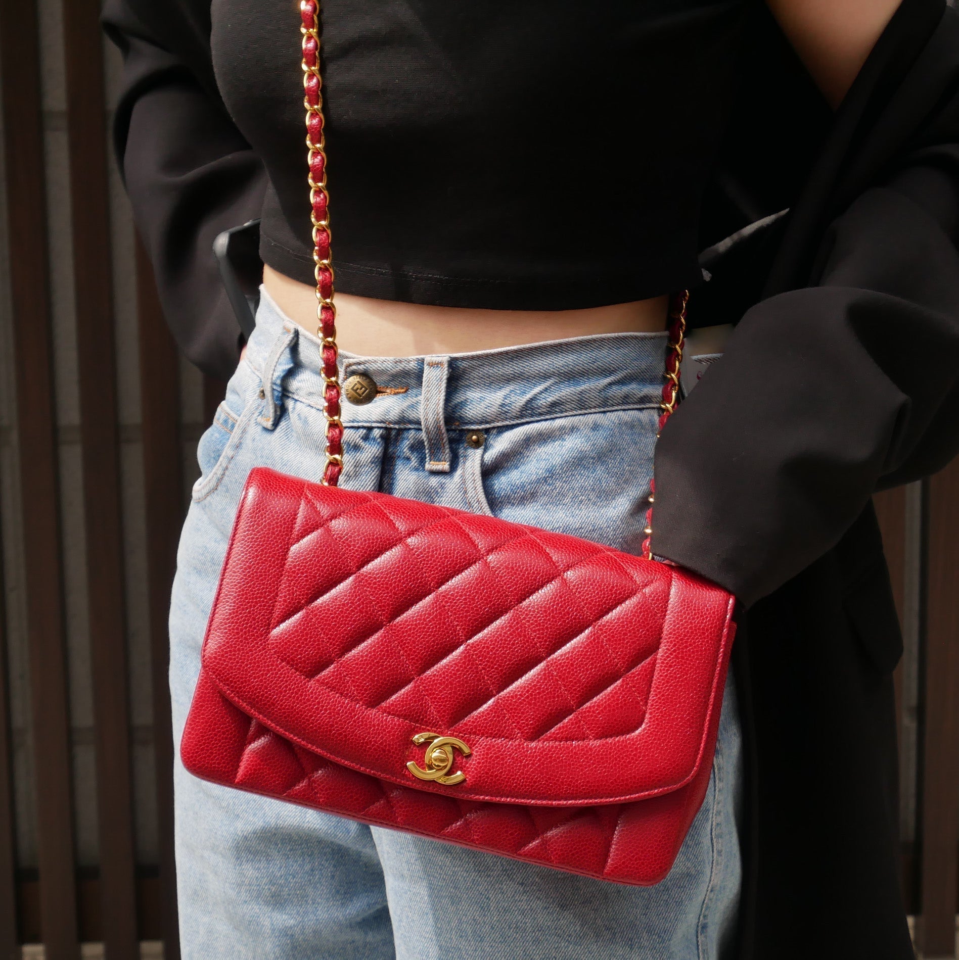 Chanel? 1994-1996 Red Caviar Diana Flap Medium 13209