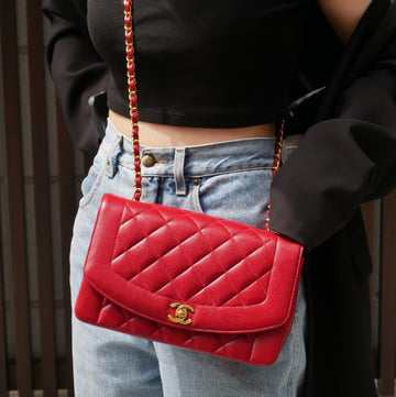 Chanel? 1994-1996 Red Caviar Diana Flap Medium 13209