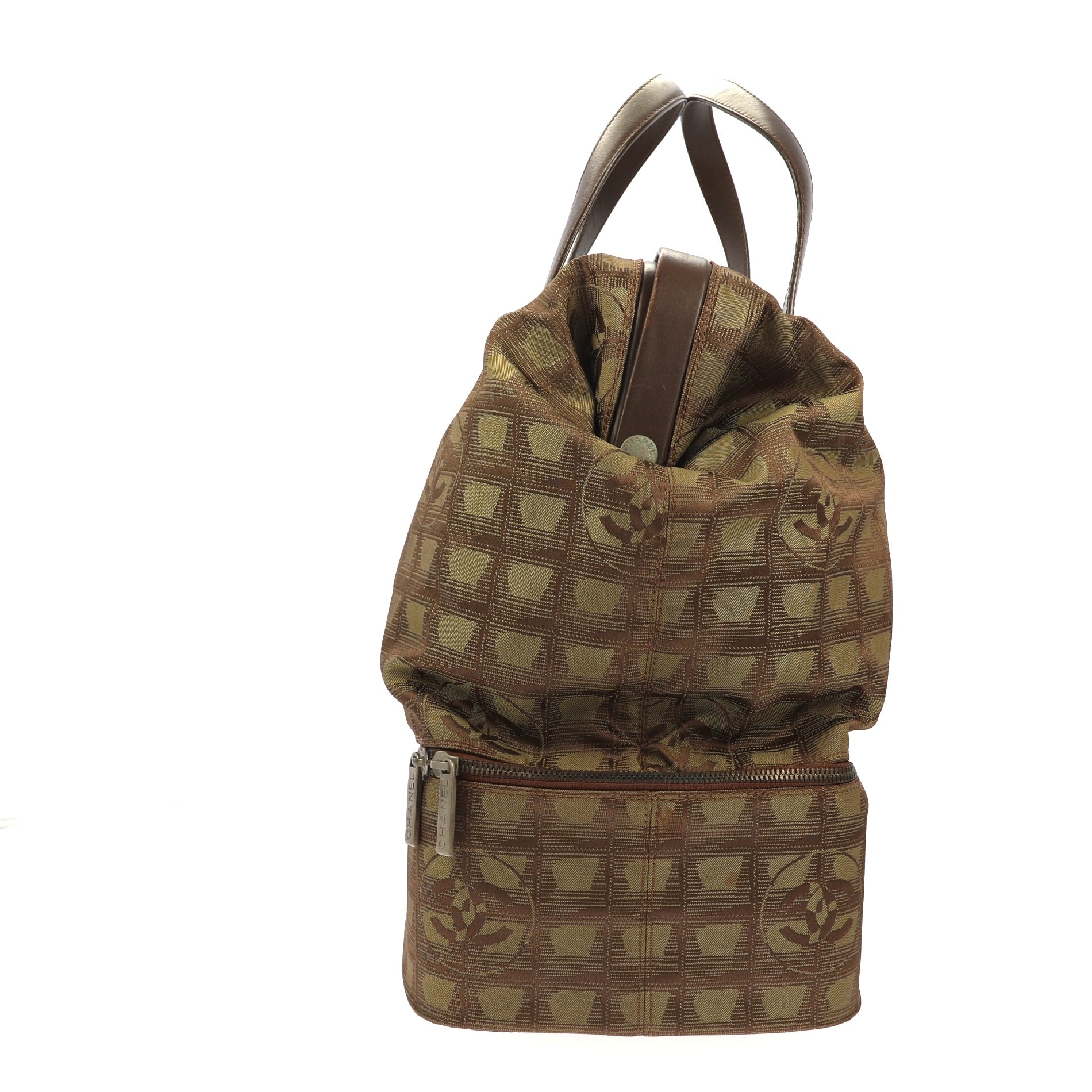 CHANEL Travel bag in Green Fabric